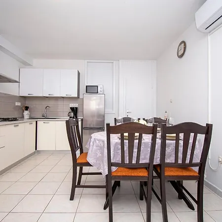 Suzana Appartement *