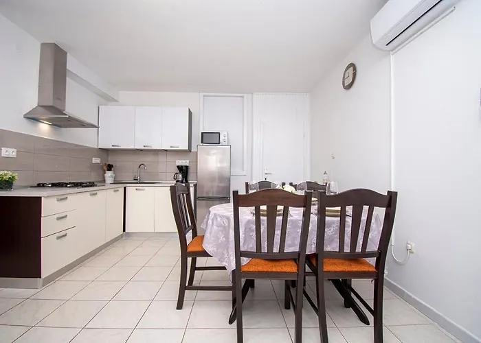 Suzana Apartment *
